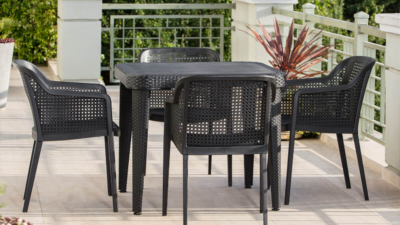 Meble ogrodowe — jak wybrać stół i krzesła na taras, balkon lub do ogrodu
